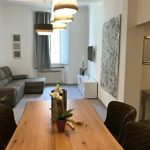 Appartamento Lovely Really Downtown - Free Private Parking Included! -, Genova